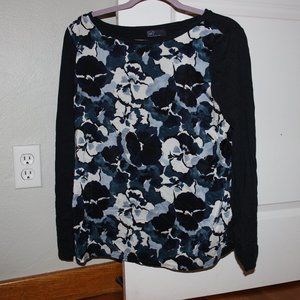 Women's small Gap top